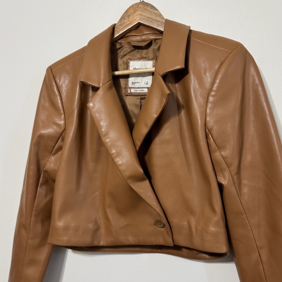 NEW Abercrombie & Fitch Cropped Vegan Leather Jacket Blazer Tan size small NWOT - Picture 4 of 7